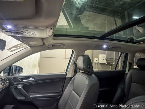 Used 2019 Volkswagen Tiguan SE w/ Panoramic Sunroof Package AWD/4WD image 11