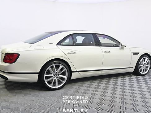 Used 2024 Bentley Flying Spur V8 image 8