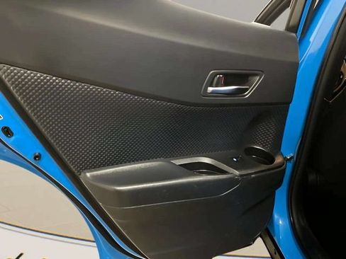 Used 2019 Toyota C-HR XLE FWD image 57