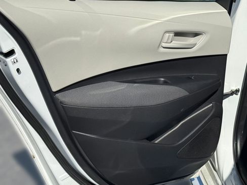 Used 2024 Toyota Corolla LE image 27