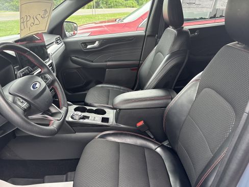 Used 2024 Ford Escape ST-Line Select w/ Tech Pack #2 AWD/4WD image 9