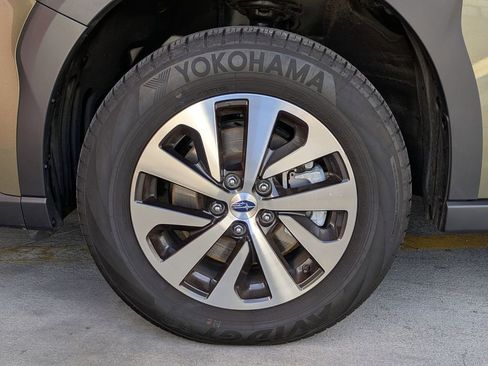 Used 2025 Subaru Outback Premium image 31