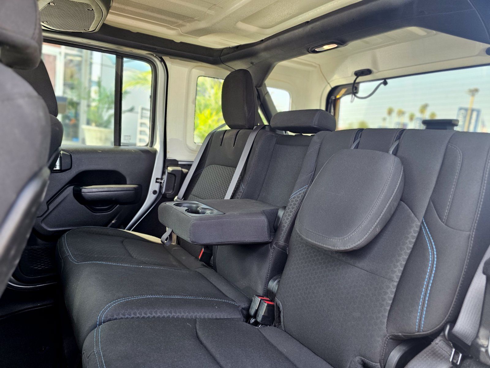 Used 2024 Jeep Wrangler Unlimited Rubicon 4xe AWD/4WD image 34
