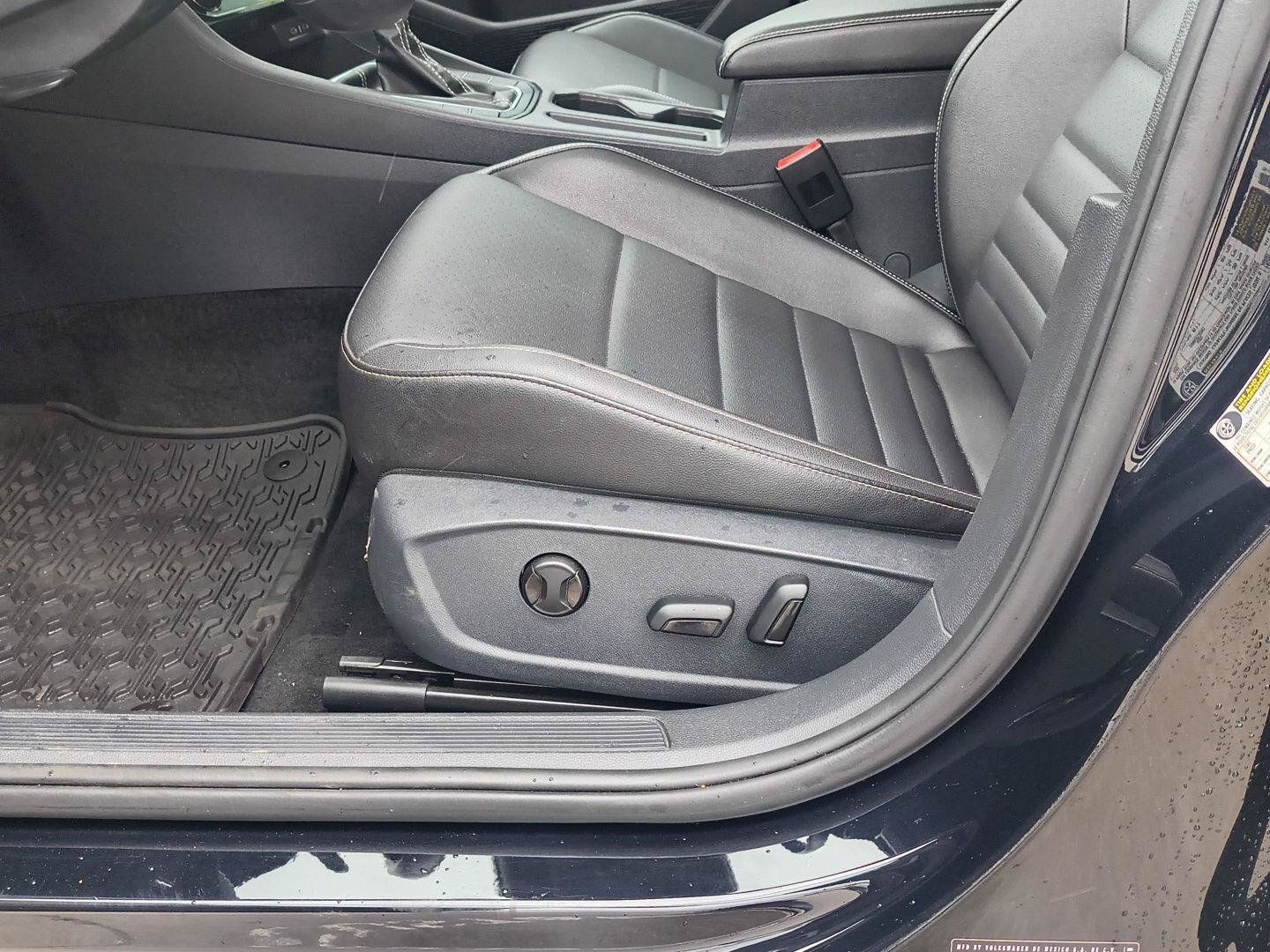 Used 2022 Volkswagen Jetta SE FWD image 38