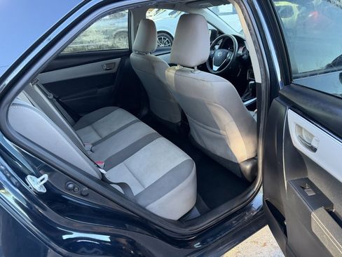 Used 2018 Toyota Corolla LE image 29