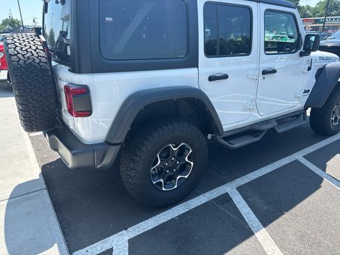 Used 2023 Jeep Wrangler Unlimited Rubicon 4xe w/ Cold Weather Group AWD/4WD image 3