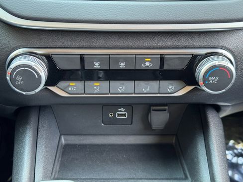 Used 2023 Nissan Altima 2.5 S FWD image 24