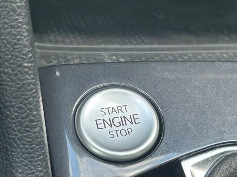 Used 2024 Volkswagen Tiguan SEL R-Line image 63