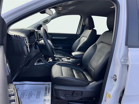 Used 2025 Ford Ranger Lariat w/ Advanced Towing Package image 12