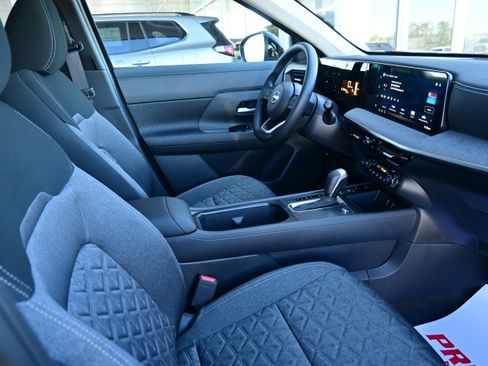 New 2026 Nissan Kicks SV w/ SV Premium Package image 24