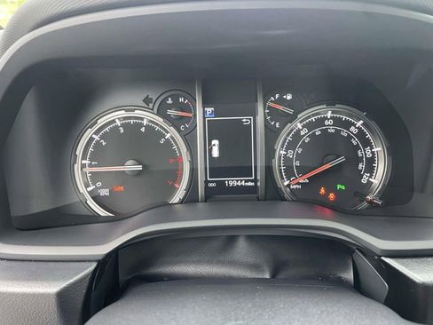 Used 2024 Toyota 4Runner Limited AWD/4WD image 20