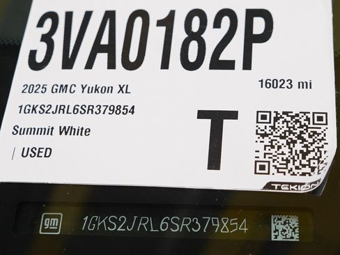 Used 2025 GMC Yukon XL Denali AWD/4WD image 36