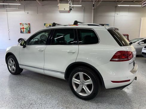 Used 2014 Volkswagen Touareg Hybrid AWD/4WD image 3