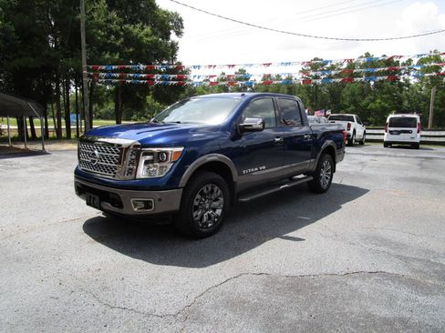 Used 2018 Nissan Titan Platinum Reserve AWD/4WD image 3