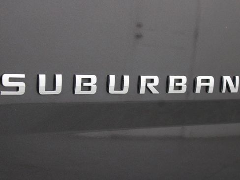 Used 2017 Chevrolet Suburban LT image 39