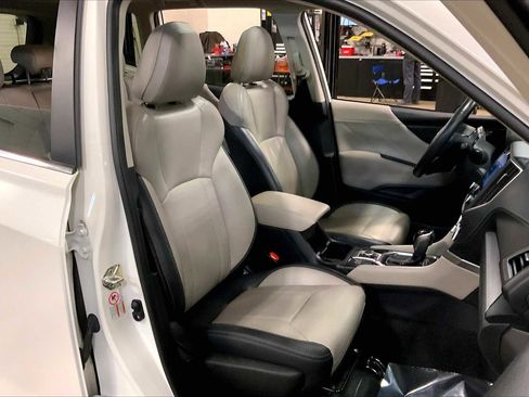 Used 2020 Subaru Forester Limited image 8