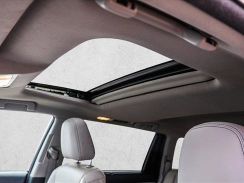 Used 2016 Toyota Highlander XLE image 11