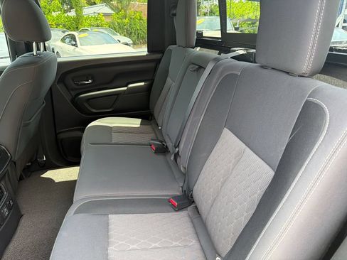 Used 2023 Nissan Titan SV w/ SV Convenience Package RWD image 15