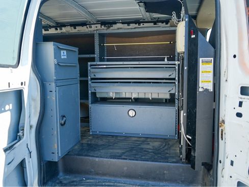 Used 2014 Chevrolet Express 2500 image 10