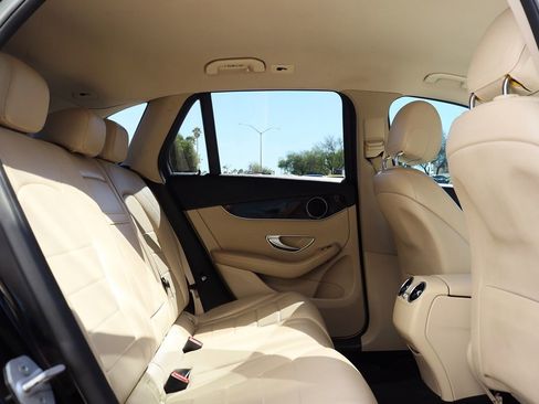 Used 2016 Mercedes-Benz GLC 300 w/ Premium Package image 28