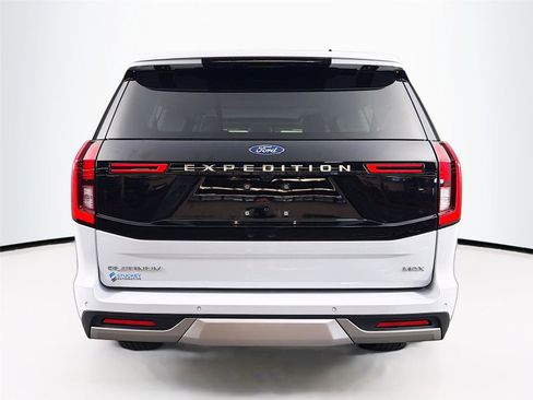 Used 2025 Ford Expedition Max Platinum AWD/4WD image 6