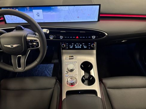 New 2026 Genesis GV70 2.5T AWD/4WD image 13