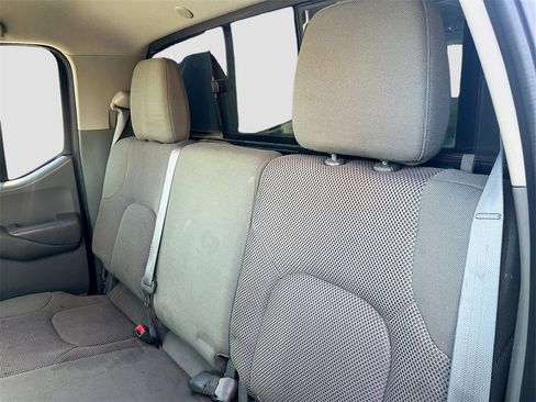 Used 2020 Nissan Frontier SV image 23