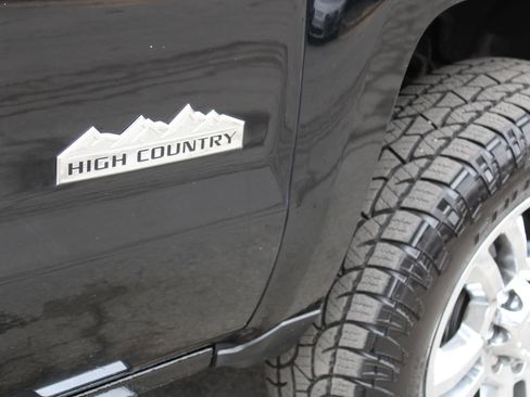 Used 2019 Chevrolet Silverado 2500 High Country w/ Duramax Plus Package AWD/4WD image 29