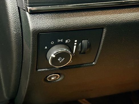 Used 2020 Jeep Grand Cherokee Limited X image 11