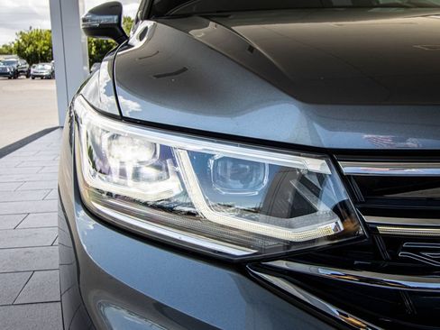 Certified 2024 Volkswagen Tiguan SEL R-Line AWD/4WD image 6