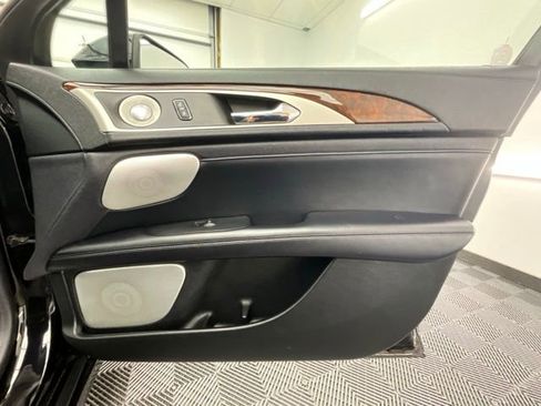 Used 2019 Lincoln MKZ Reserve w/ Luxury Package FWD image 16