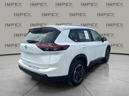 Used 2026 Nissan Rogue SV w/ SV Premium Package AWD/4WD image 3