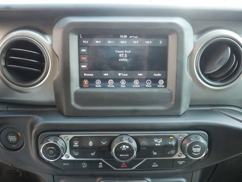 Used 2022 Jeep Wrangler Unlimited Sport AWD/4WD image 4