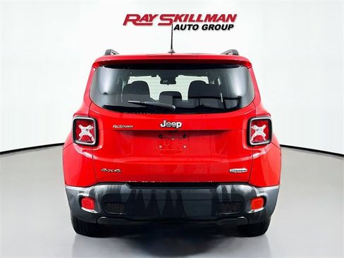 Used 2017 Jeep Renegade Latitude image 6