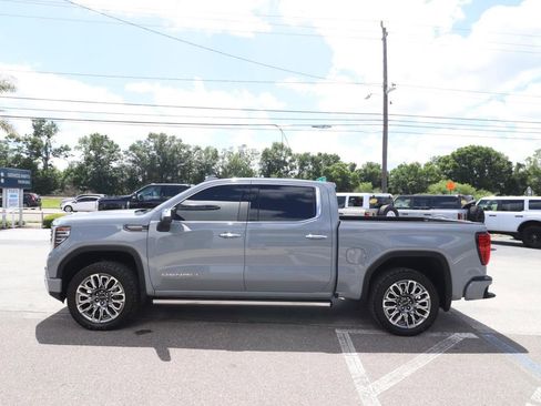 Used 2025 GMC Sierra 1500 Denali Ultimate image 8