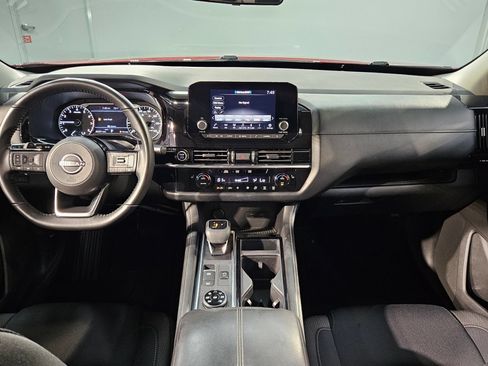 Used 2023 Nissan Pathfinder SV AWD/4WD image 10