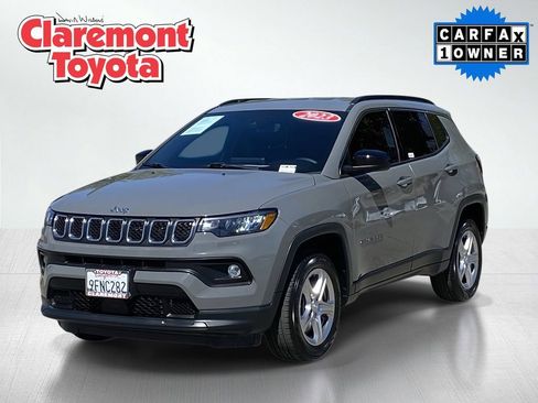 Used 2023 Jeep Compass Latitude image 1