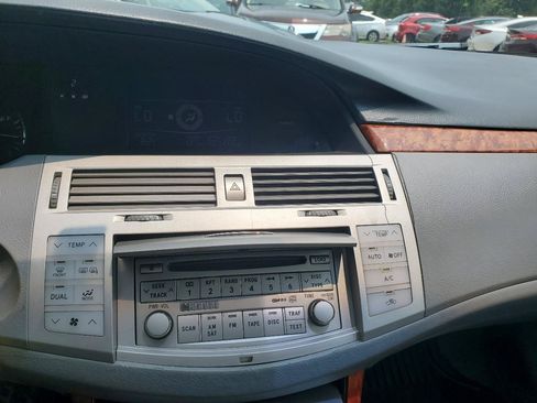 Used 2005 Toyota Avalon XLS FWD image 18