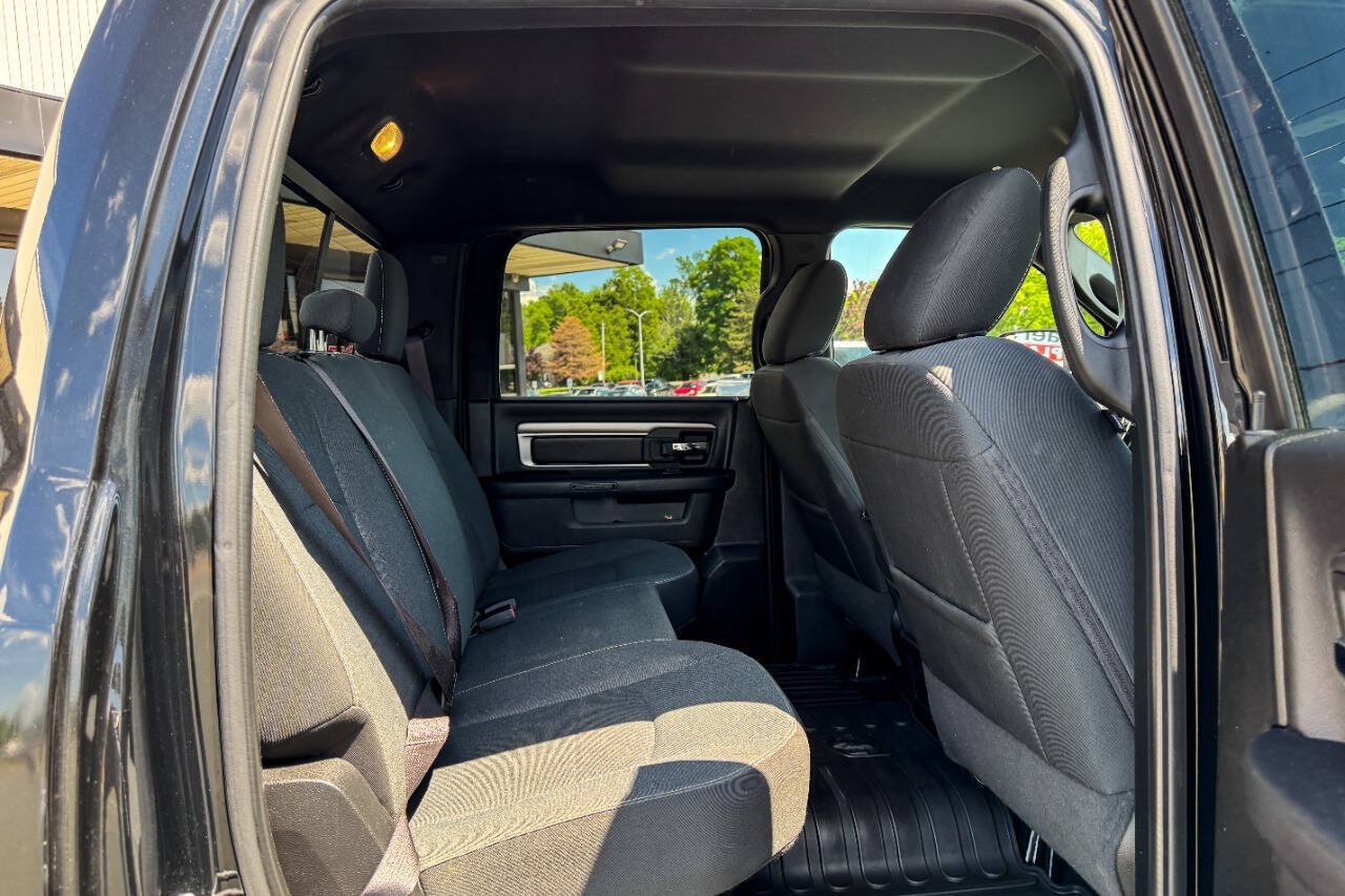 Used 2022 RAM 1500 Warlock AWD/4WD image 17