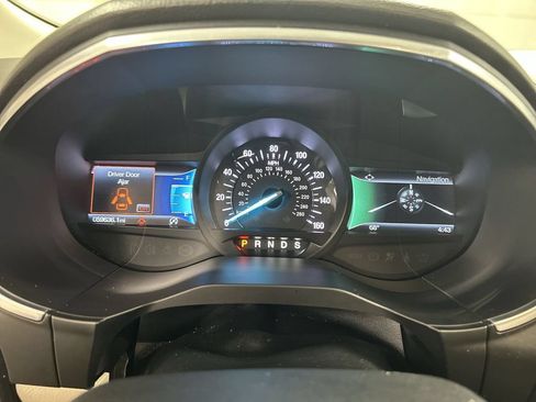 Used 2019 Ford Edge Titanium w/ Cold Weather Package AWD/4WD image 13