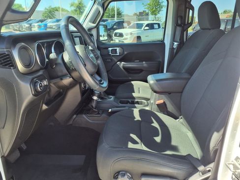 Used 2021 Jeep Gladiator Sport AWD/4WD image 17