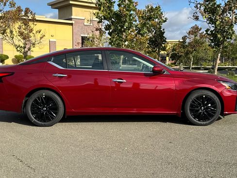 New 2025 Nissan Altima 2.5 SV w/ SV Special Edition Package image 3