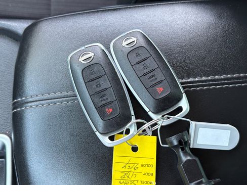 Used 2024 Nissan Sentra SV FWD image 30