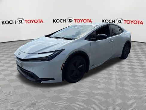 Used 2024 Toyota Prius LE image 3