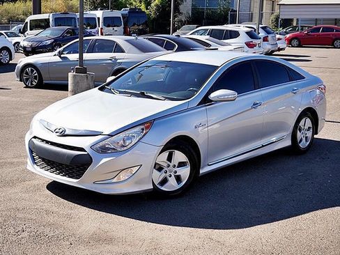 Used 2012 Hyundai Sonata Base 4dr Sedan w/ Leather Pkg image 3