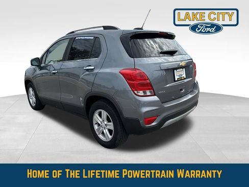 Used 2019 Chevrolet Trax LT w/ LT Convenience Package FWD image 4
