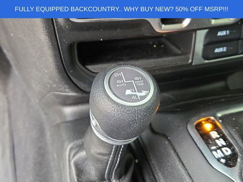 Used 2025 Jeep Wrangler Unlimited Sahara AWD/4WD image 21