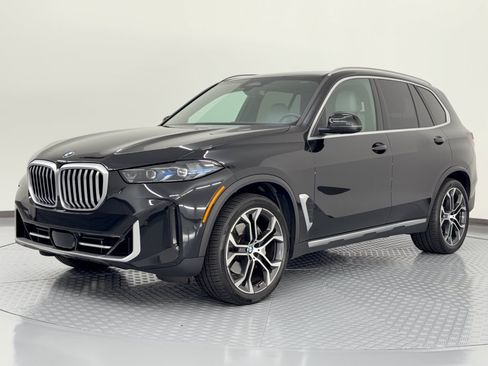 Used 2024 BMW X5 xDrive40i w/ Premium Package AWD/4WD image 1