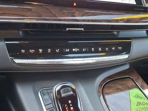 Used 2022 Cadillac Escalade ESV Sport Platinum image 19