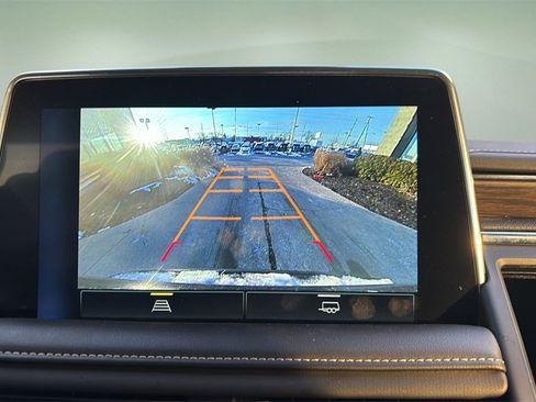 Used 2023 Chevrolet Suburban Premier image 21